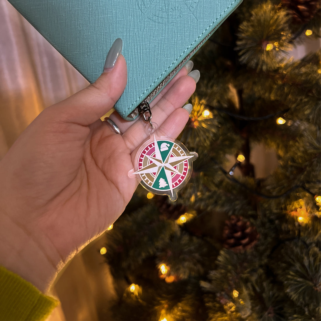 【リミテッド】ロゴアクリルキーホルダー 2025 クリスマス ver.